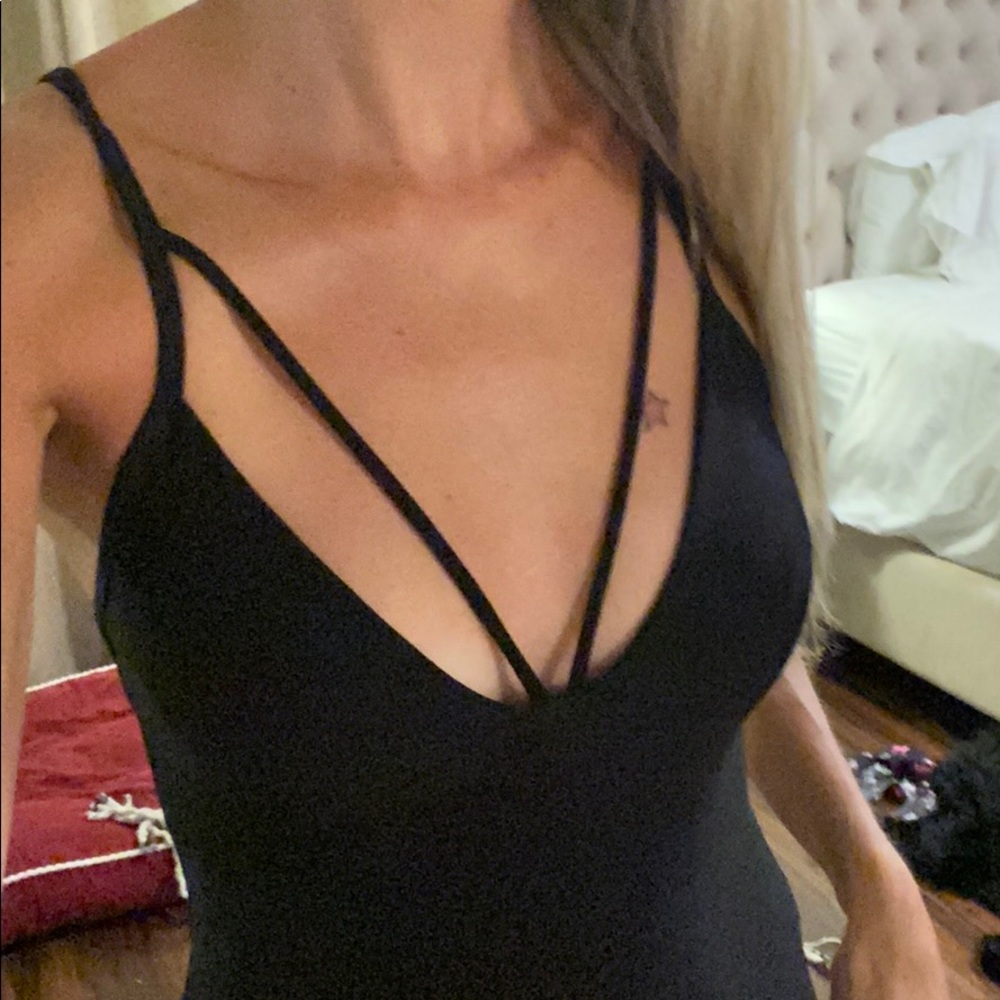 Etiquette Boutiques Black bodysuit S